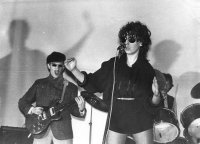 Кто из них Агузарова?