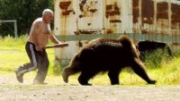 Только у меня сложилось впечатление, что пост делал "чужак"?
Как то без души и не всегда логично. 
Т.е. это фото шло бы с подписью - " Прогулка с домашним животным"????