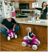 будучи взрослым профессионалом, прикидываться ребенком - самое высокое.