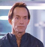 Прикольный дядька. Но видок у него недобрый: инопланетянин какой-то :)
Напомнил Бишопа: