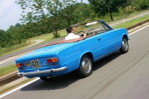 Чем не концептуальный ретро автомобиль?