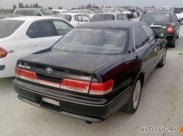 Читаем: Начало выпуска Toyota Mark II (а также Chaser и Cresta) в кузовах 90-й серии пришлось на 1992 год. Седьмое поколение Mark II стало еще более популярным у себя на родине, чем предыдущее, а через несколько лет превратилось в поистине «народный» хит и в восточной части России, куда оно массово завозилось в начале 2000-х (сей факт не остался без внимания даже японской Википедии).

Вот марк в сотом кузове.