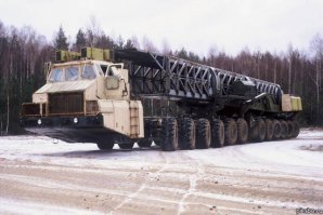 МАЗ-7907. Ракетный тягач для проекта "Целина-2" (МБР "Скальпель", грунтовой вариант)   
24 ведущих колеса с электромоторами, 28.19 м х 4,1м х 4,41м; масса – 65,8т; грузоподъемность – 150т.