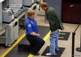 Напомнило:
- Доктор, скажите, что это у меня?
- Ой! Что это у Вас???!!!