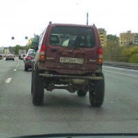 В чем прикол то? Обычный подготовленный внедорожник. Который доедет туда, где волки с рать то сесть побоятся.