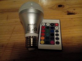 Я такое чудо приобрел. Правда белый свет слабоват, а так прикольно. Особенно детям понравилось, на полчаса.