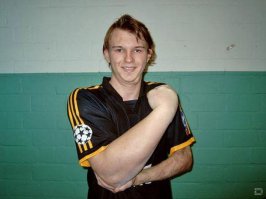 Какой рукой измерять?