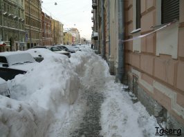 Этот волшебный хруст снега... И сосульки на крышах