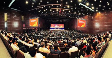 Что-то навеяло:

Всемирный конгресс ученых - на повестке дня великие изобретения.
Первыми встают англичане:
- Мы первыми изобрели паровоз!
Все участники аплодируют.
Вдруг встают русские:
- Ни$уя, не надо выдумывать. Первыми паровоз изобрели братья Черепановы, а вы украли изобретение.
Англичане сели пристыженные.
Вторыми встают американцы:
- Мы первыми изобрели лампочку!
Все ученые УУУ - аплодируют.
Вдруг встают русские:
- Ни$уя, не выдумывайте. Первым изобрел лампочку русский изобретатель Яблочков, а вы украли изобретение.
Американцы сели пристыженные.
Французы думают чтобы сказать. Что не скажешь, все русские придумали!
Думали, думали. Встают:
- А мы, а мы первыми изобрели минет.
В зале тишина, все молчат.
Вдруг встают русские:
- Ни$уя, не пи$дите. Помните еще Иван Грозный орал Боярам - "Я вас всех в рот <span style='color:gray'>[мат]</span> и насквозь вижу". А последнее, кстати, относится к немцам, что бы даже не заикались что это они изобрели рентген.