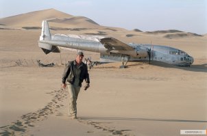 Фильм есть "Полёт феникса" ... там (видимо по этому рассказу) из самолёта планер с мотором собирали