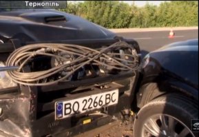Олег, подскажите, а вот такой номер -- это "народное творчество" или тоже официально утверждённый? Тут не только синий цвет, но и герб ЕС.