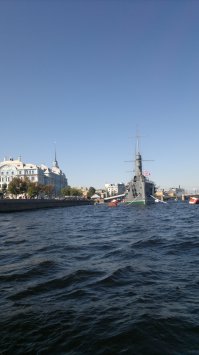 Особо отчаявшиеся загорали, а в августе были ливни....но от этого Питер не менее прекрасен!