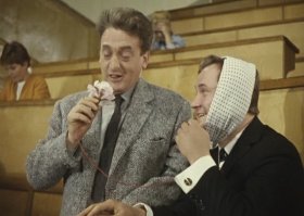 Профессор конечно лопух, но аппаратура при нем...