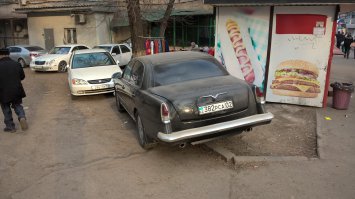 Недавно наткнулся в городе на такое вот чудо)))