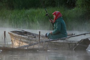 Большая половина из этих рыбачек завизжат и наутёк ,как рыба шевельнётся.Во -другое дело.