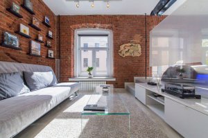 А теперь покажите нам реальные фотки, с реальным пространством помещения. А то меня смущают метаморфозы с ИКЕЕВСКИМ диваном который по факту имеет ширину 120 см.