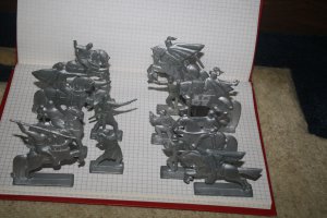 Вот ещё раритет. Правда мы с брательником эту коллекцию "подубили", все в войнушку играли. Дети были, чё с нас взять)