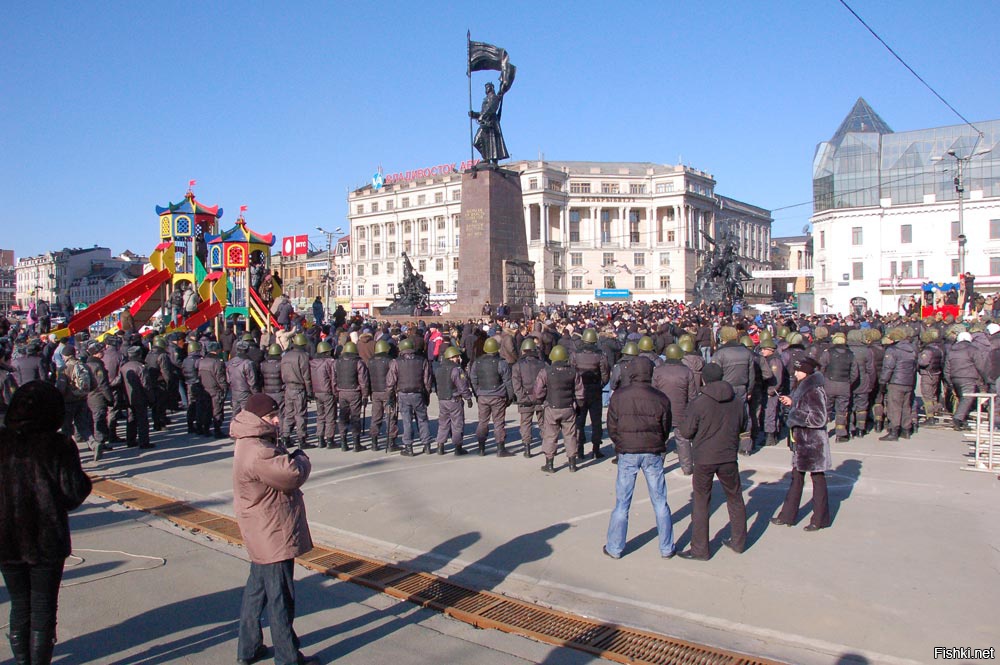 4 декабря 2008. Владивосток протесты 2008. Митинг во Владивостоке 2008. События во Владивостоке 2008. Протесты во Владивостоке.