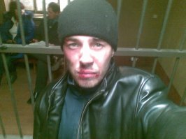 А ведь я тоже в прошлом бандит, продюссер, бомж, солдат...
Только в кино)