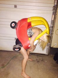 Мама, а можно я уже вылезу из тележки?