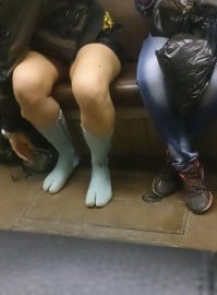 это ниндзя-шузы и они очень крутые. автор "модник" со своими правильными вкусами может катиться в опу