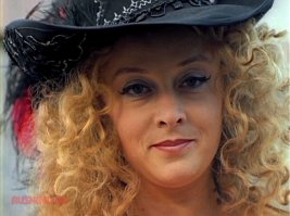 Ну у нас тоже свои такие были..
Вот например.
Анна де Бейль, также известна как леди Кларик, Шарлотта Баксон, баронесса Шеффилд, графиня де Ла Фер, наиболее известна как просто Миледи.