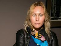 У нас есть вот такие "актрисы" - всегда удивляюсь, ну зачем при таких внешних данных их берут в театральное?