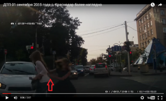 Понимаю что немного не по теме, но нафига её подруга под машину толкнула (см. 6 секунда видео и фото)? Видно, что сама пострадавшая хотела тоже отойти назад и возможно успела бы, по крайней мере ущерб мог бы быть гораздо меньше.
Да, понимаю, себя тоже нужно спасать, но не с помощью же других людей, тем более близких. А что если бы эта подруга с ребёнком шла, тоже под машину отправила бы?