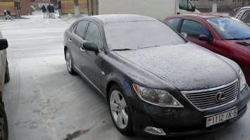 Если нет снега, то хоть так.
Беларусь, г.Солигорск, авария на хлебозаводе при разгрузке машины с мукой.