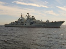 вот этот красивей, чувствоваться мощь