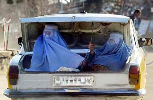 Эти люди явно не слышали о технике безопасности