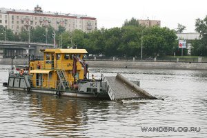 «Мистер Хлам» - самая полезная в мире баржа