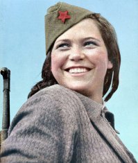 смотришь на эти фотографии сквозь полвека..и появляется в душе позитив и гордость за наш Советский народ неважно какой национальности - в их глазах нет зависти, злости, жадности - есть только желание ЖИТЬ и РАДОВАТЬСЯ ЖИЗНИ какой бы она ни была! я , так например, давно не встречал таких улыбок - все в работе и заботе..а ведь на дворе нонче не война, и СЛАВА БОГУ! Миру - Мир!