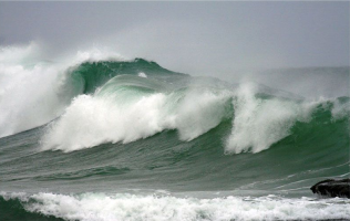 А вы по Ладоге не пробовали? Там иногда такие штормы бывают - крыши сносит. В смысле с домов, а не в фигуральном смысле - с людей.