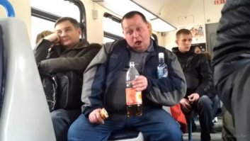 Кто в электричках ездил, тот в цирке не смеётся