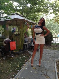 25 девушек, которым очень сложно смотреть в глаза