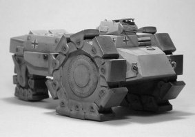 Мне вот эта игрушка понравилась, посмотреть на неё можно в Музее танков, в Кубинке.
Это не танк, а противоминная самоходка - испытания в СССР показали, что она не дееспособна, в грунте утонула (на фотографиях видно как в музее просел бетонный пол) и когда подложили мину под самоходку то экипаж получил контузию.