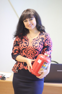 - а сейчас урок огнетушителя.. достали тетради.. достали зажигалки.. начинаем..