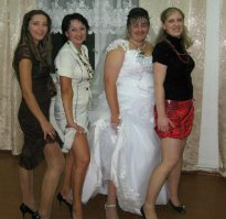 ну тут я думаю свидетелю в любом случае больше повезло , чем жениху))