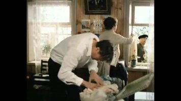 "Извините, что помешал вам деньги прятать" )))