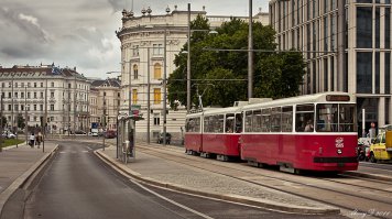 добавлю свои пять копеек: первая - Вена, две остальные - Братислава