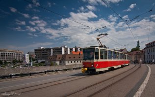 добавлю свои пять копеек: первая - Вена, две остальные - Братислава
