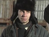 Пичик Виталий Васильевич родился 22 декабря 1969 года в Гомеле (Белоруссия). 

В 1996 году закончил факультет искусств Санкт-Петербургского Гуманитарного университета профсоюзов (класс З.Я. Корогодского). 

С 1996 года сотрудничал с театром студией «Малого драматического театра»