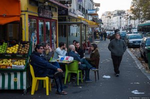 а вот уливительные фото Парижа нашего времени... 
P.S. из поста выше