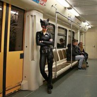 Это точно Россия? 
К стати девушка симпатяшка :)