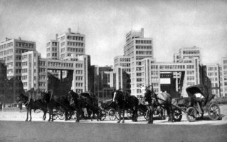 Многих фоток раньше не видел. Супер.
Вопрос только есть.
Это не Харьков ли? В World of Tanks на карте Харьков очень уж похожая архитектура :)