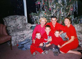 Вредные советы по новогодней фотографии с елочкой для семейного альбома