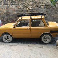 Культовые автомобили прошлого с современными "лицами"