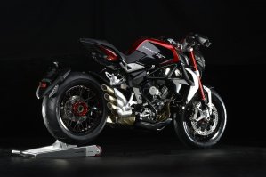Мне еще этот итальянец нравится.
MV Agusta