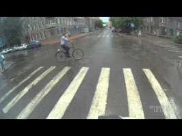 ну ввели же жесткое правило пешеход имеет преимущество  при переходе дороги ... а чЁ там где, переход какой то пешеходный, какой то здравый смысл... власть пешеходам вскружила голову